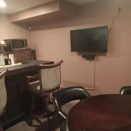 Super Suite With Sauna, Pool Table And Arcade Game Lansing Exterior foto