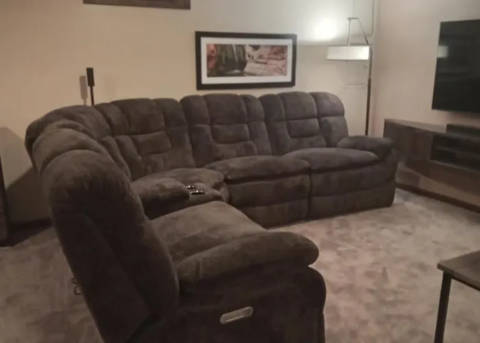 Super Suite With Sauna, Pool Table And Arcade Game