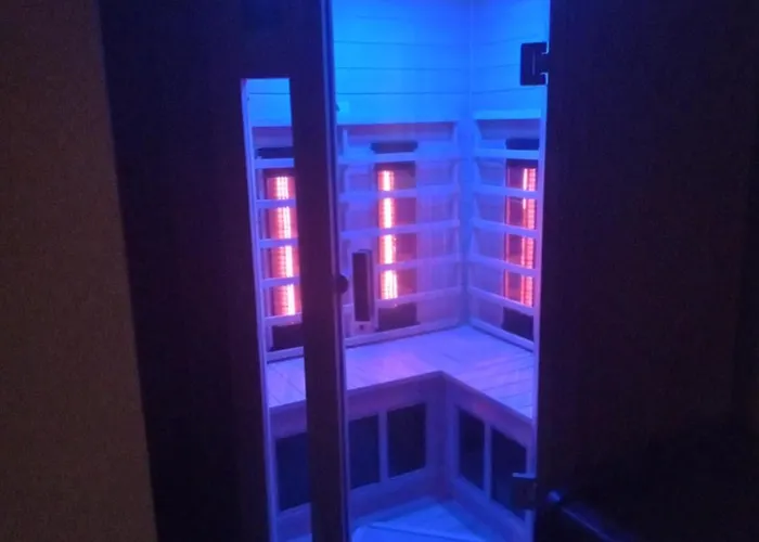 Super Suite With Sauna, Pool Table And Arcade Game