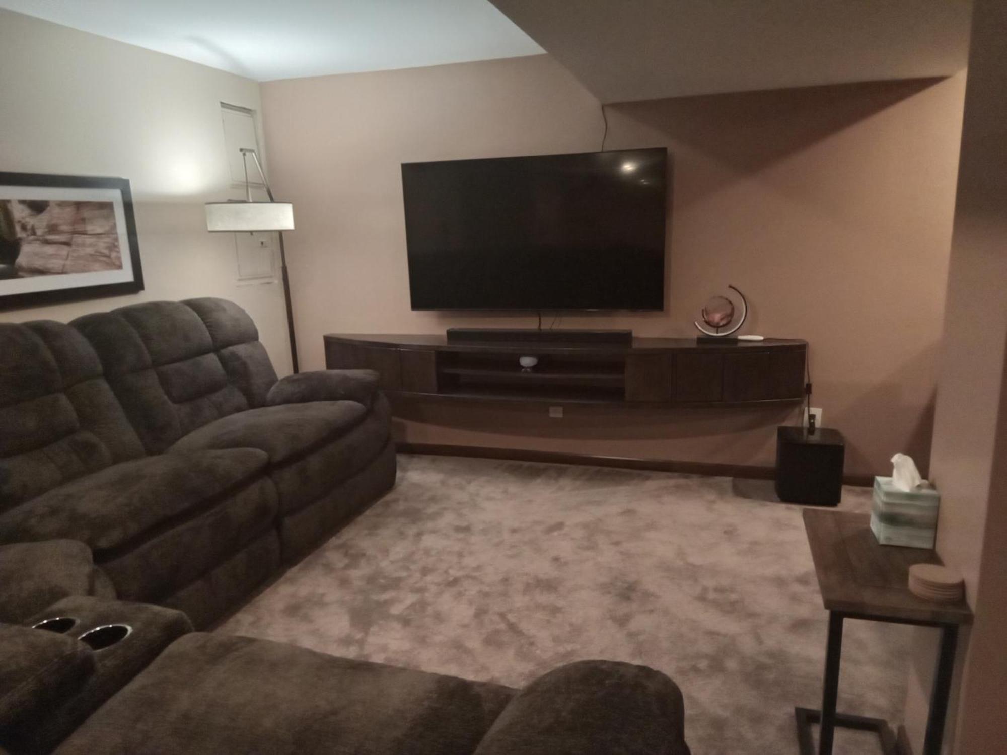 Super With Sauna, Pool Table And Arcade Game * Lansing