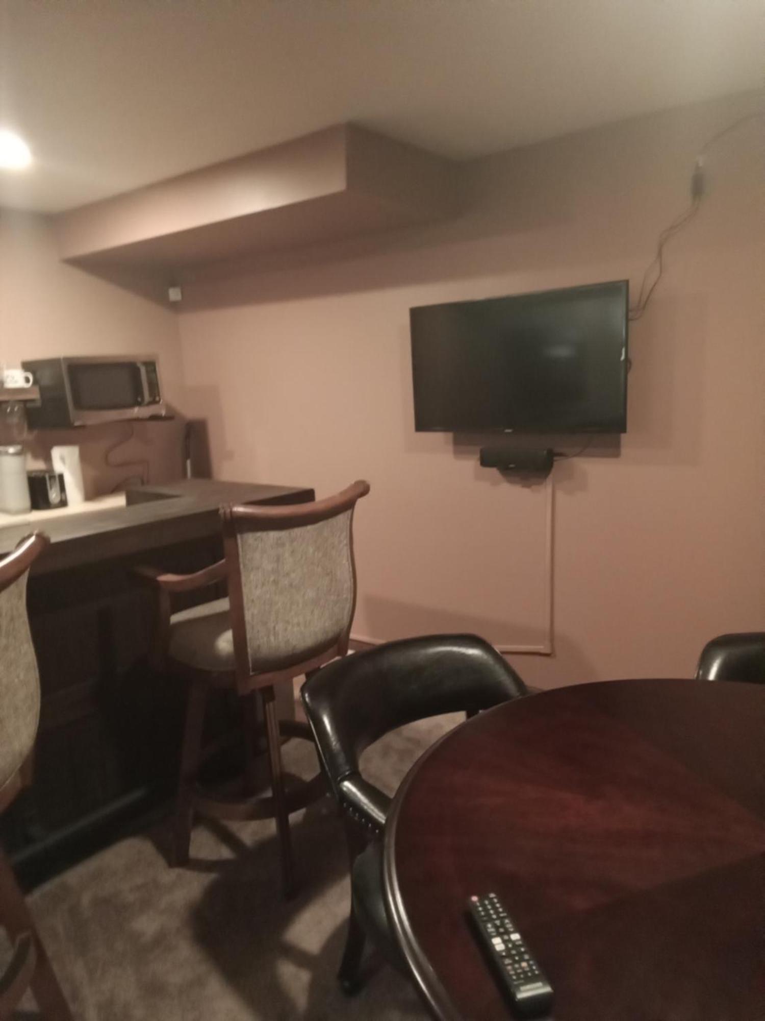 Super With Sauna, Pool Table And Arcade Game Apartment